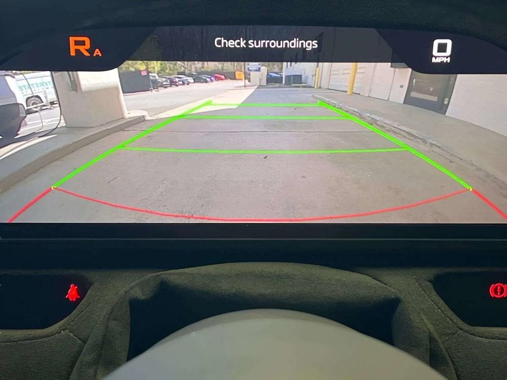 Used 2018 McLaren 720S image 12