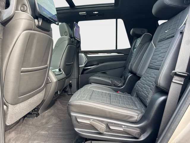 Certified 2025 Cadillac Escalade Sport Platinum AWD/4WD image 13