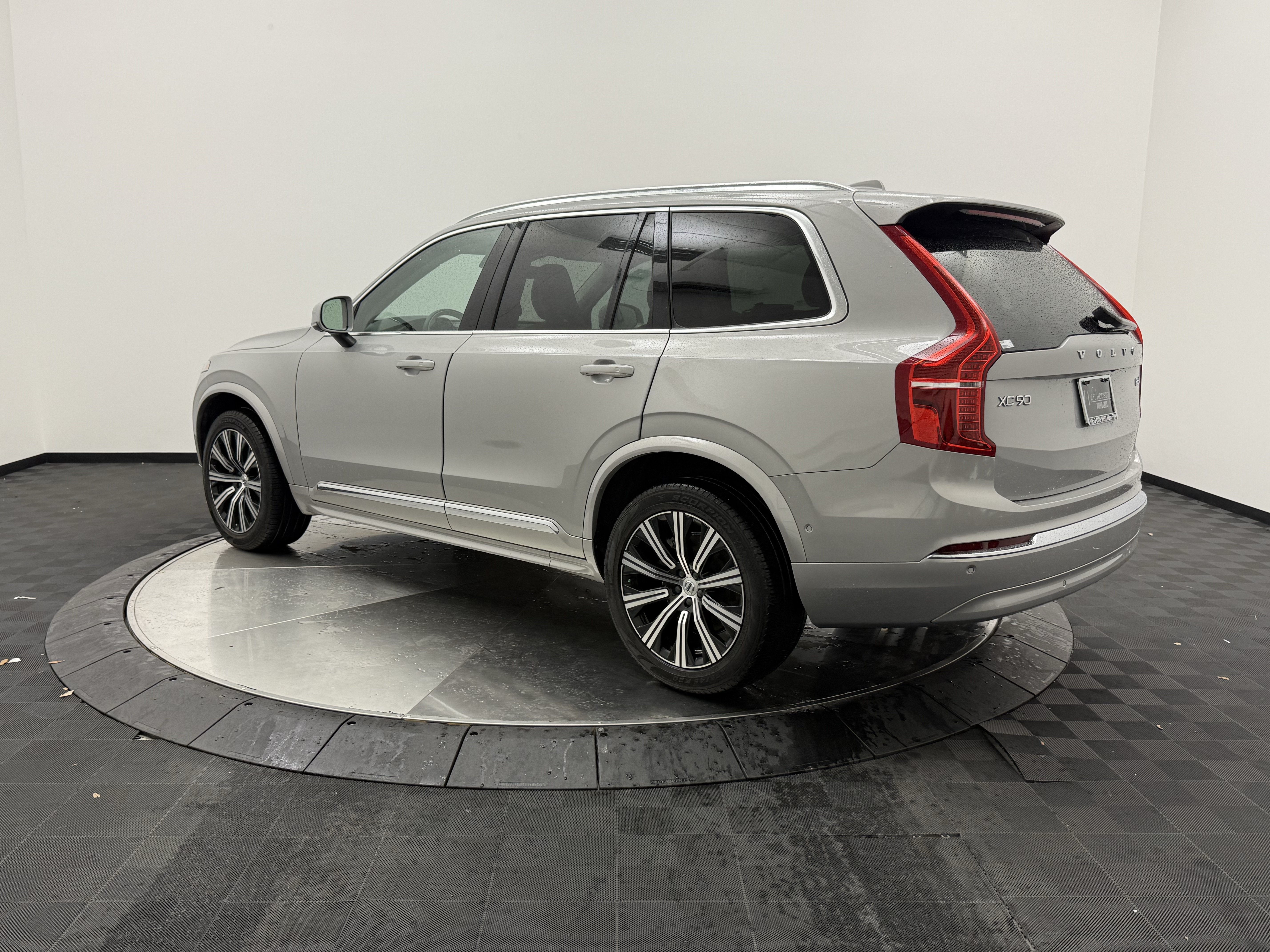 Used 2023 Volvo XC90 B6 Plus w/ Protection Package AWD/4WD image 5