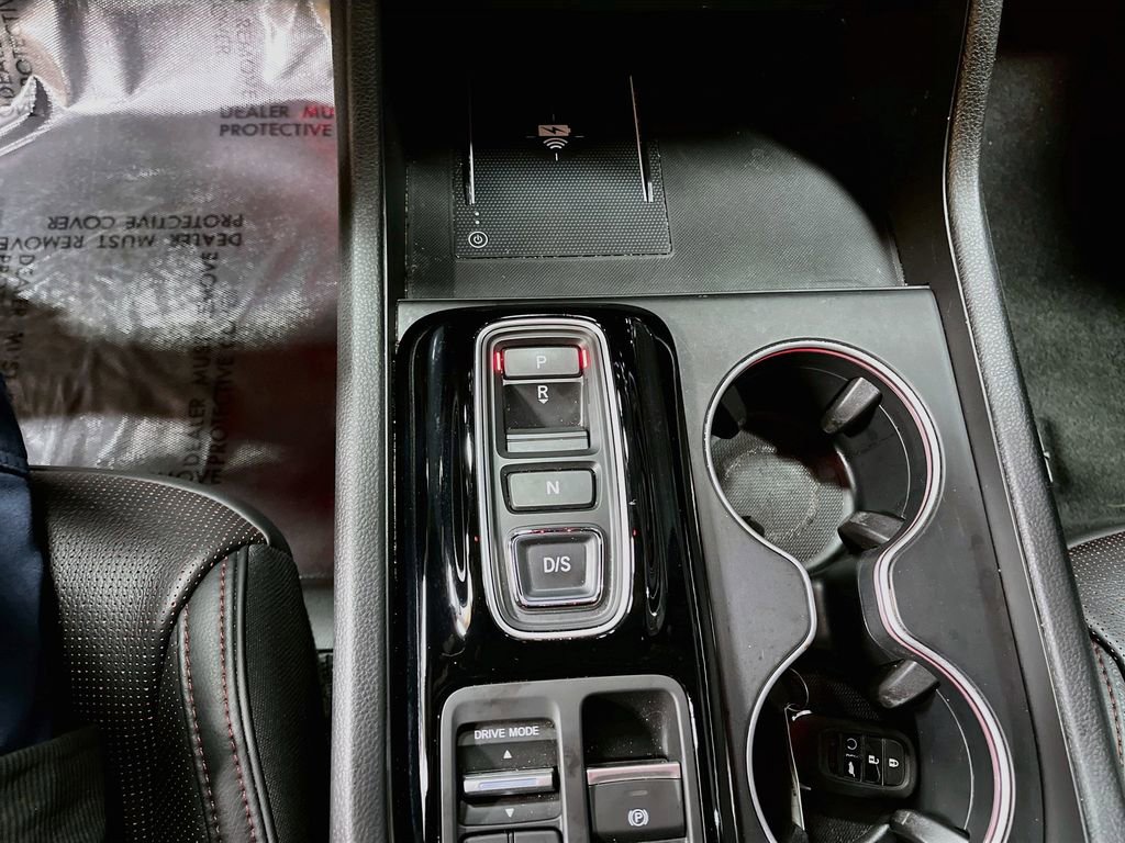 Used 2025 Honda Pilot Black Edition image 17