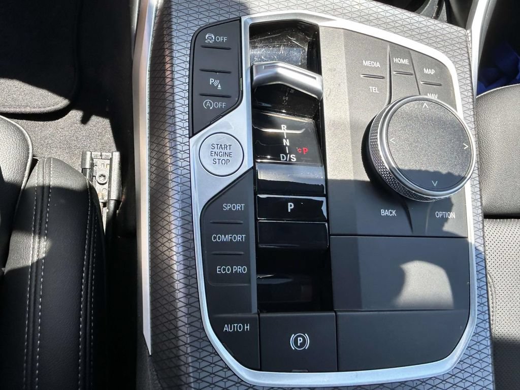 Used 2025 BMW 330i xDrive Sedan AWD/4WD image 19