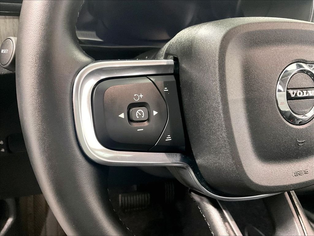 Used 2026 Volvo XC40 B5 Core AWD/4WD image 23
