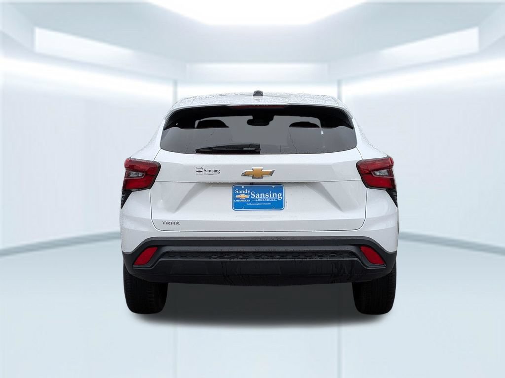 Used 2025 Chevrolet Trax LS FWD image 5