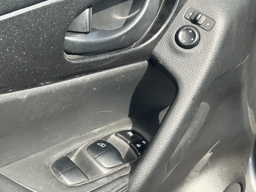 Used 2019 Nissan Rogue S AWD/4WD image 24