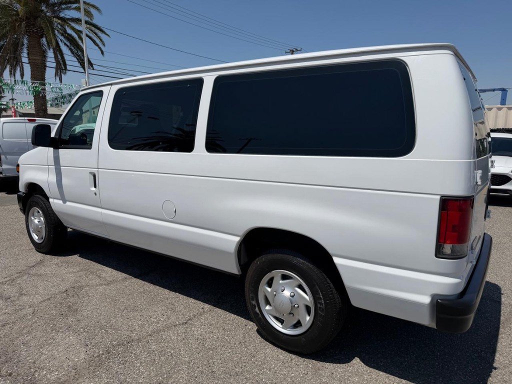 Used 2014 Ford E-150 and Econoline 150 Wagon w/ Power Windows & Locks Group RWD image 9