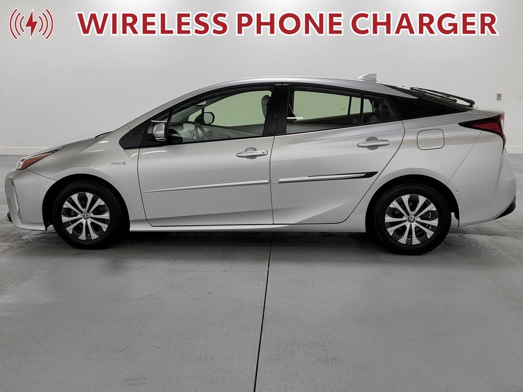 Used 2021 Toyota Prius XLE AWD/4WD image 5