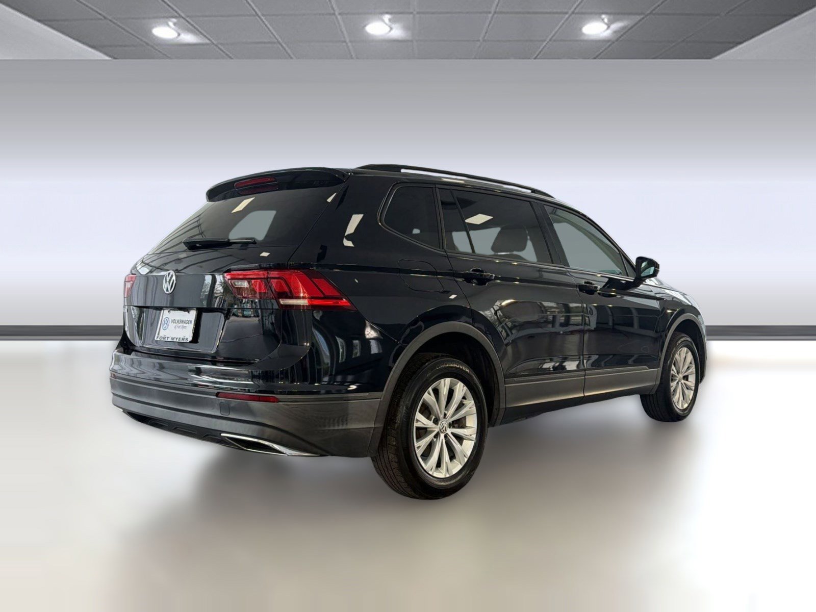 Used 2019 Volkswagen Tiguan S w/ Driver Assistance Package image 9