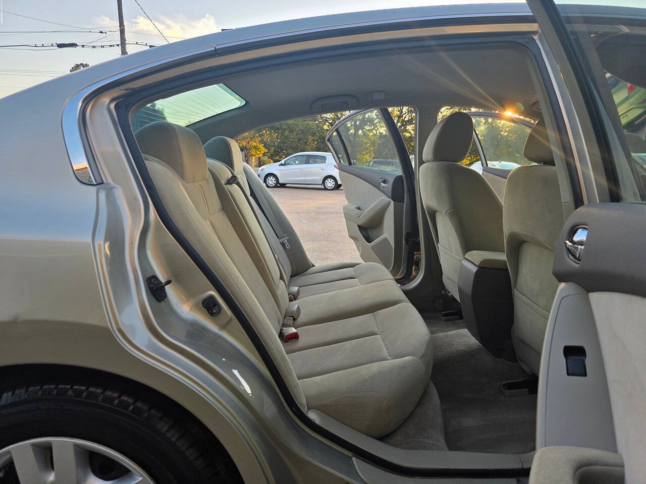 Used 2009 Nissan Altima 2.5 S FWD image 10