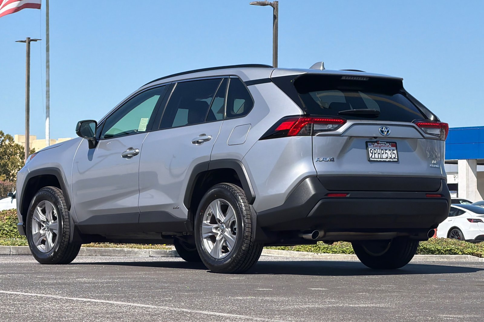 Used 2024 Toyota RAV4 LE AWD/4WD image 6