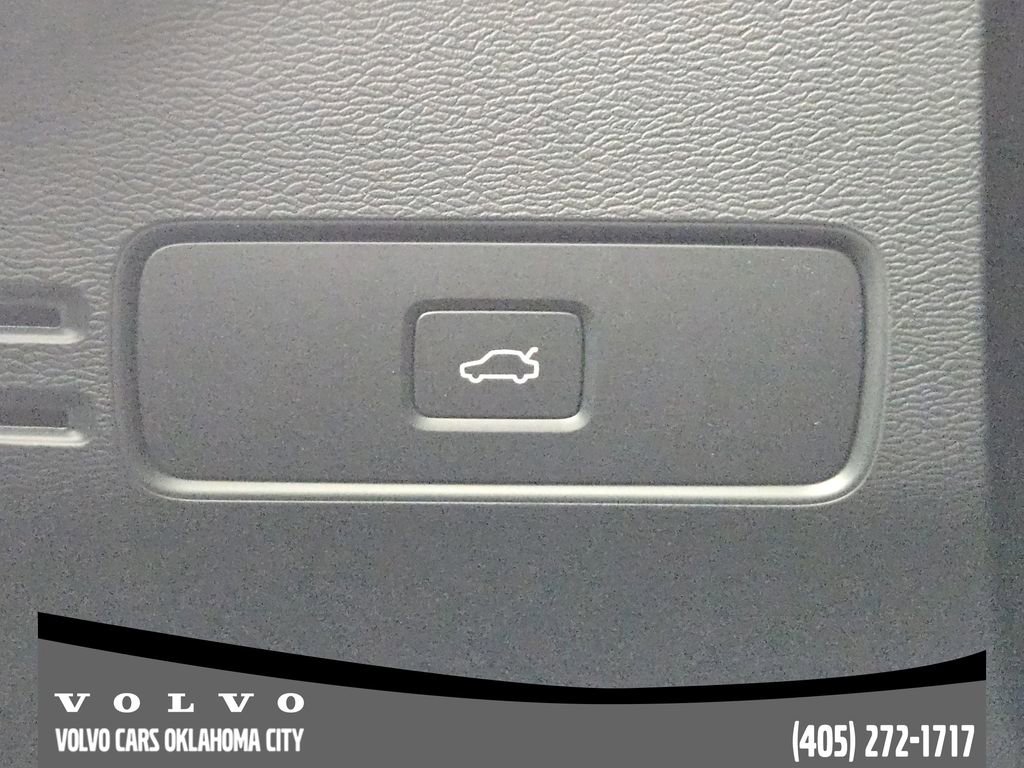 New 2026 Volvo XC40 B5 Plus w/ Protection Package Premier image 21