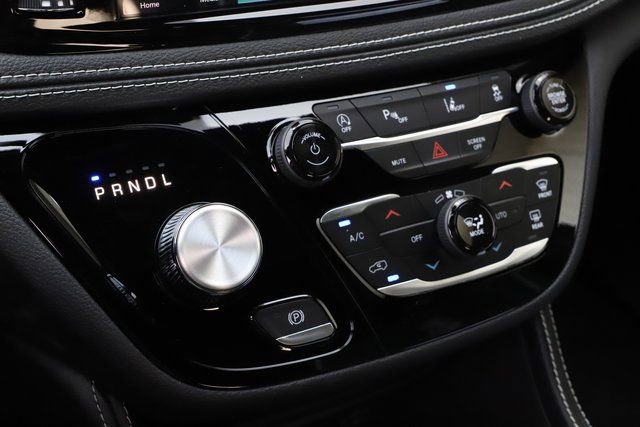 New 2026 Chrysler Pacifica Limited w/ S Appearance Package image 30
