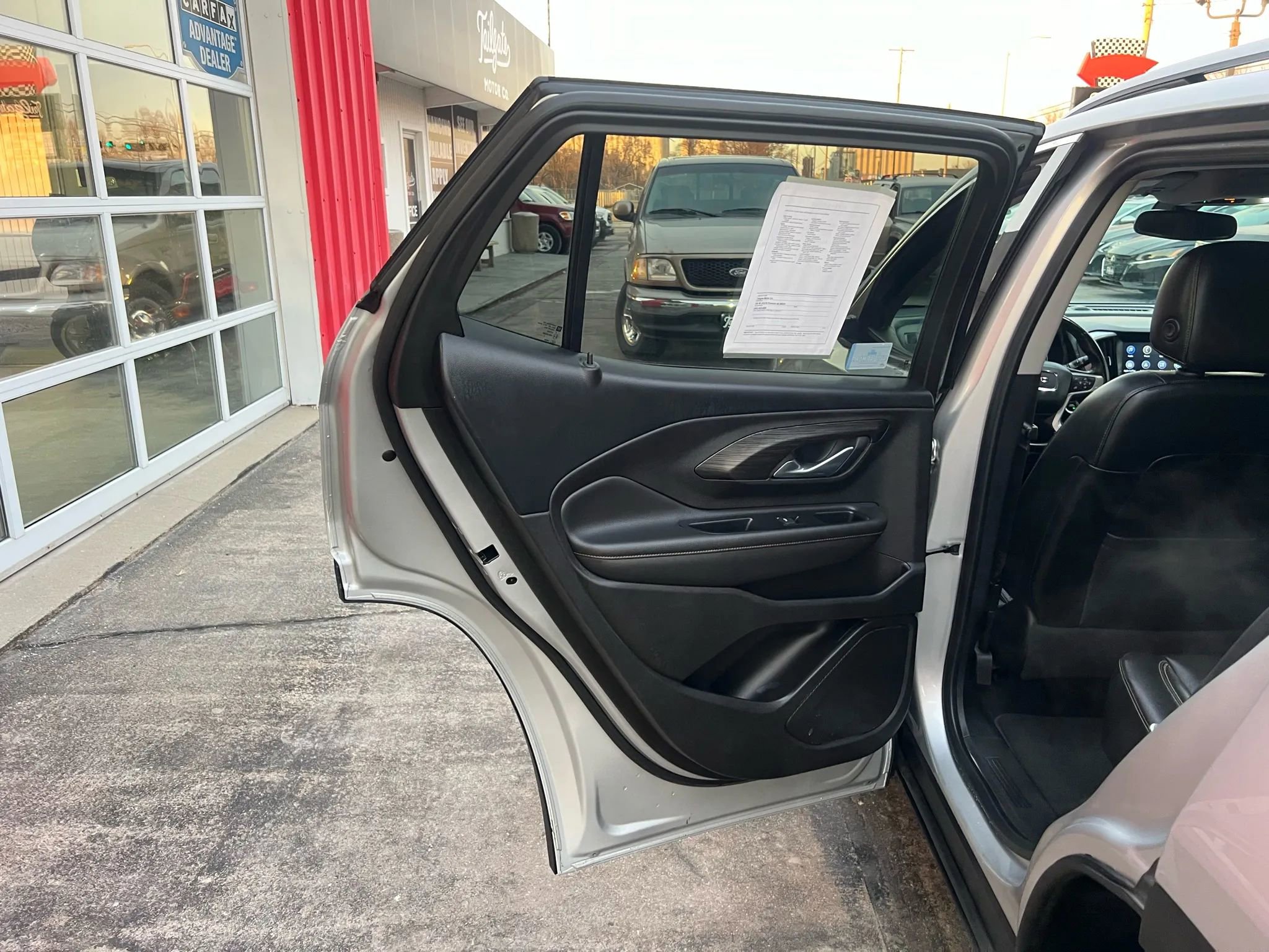 Used 2018 GMC Terrain SLT w/ Preferred Package image 10