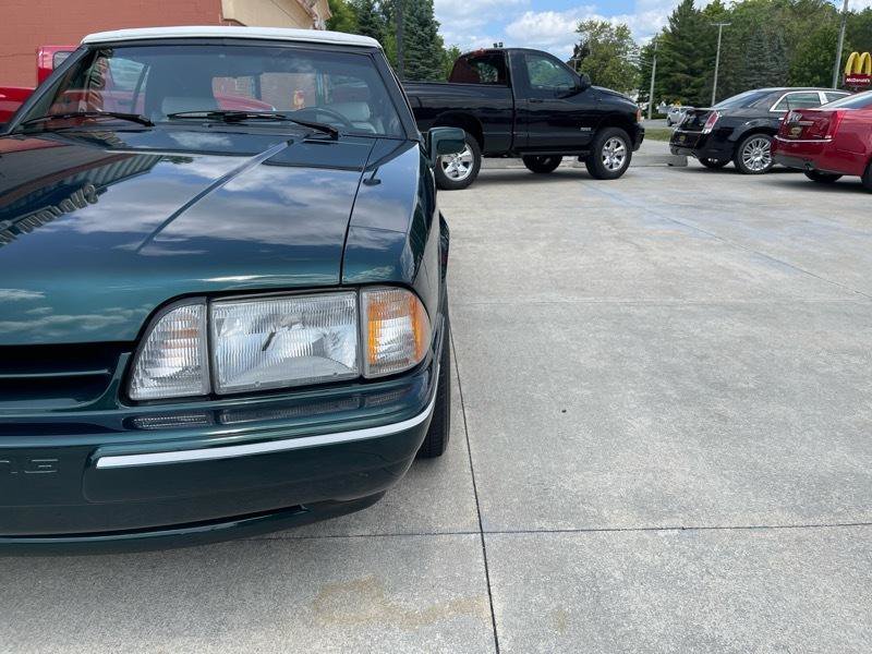 Used 1990 Ford Mustang LX RWD image 4
