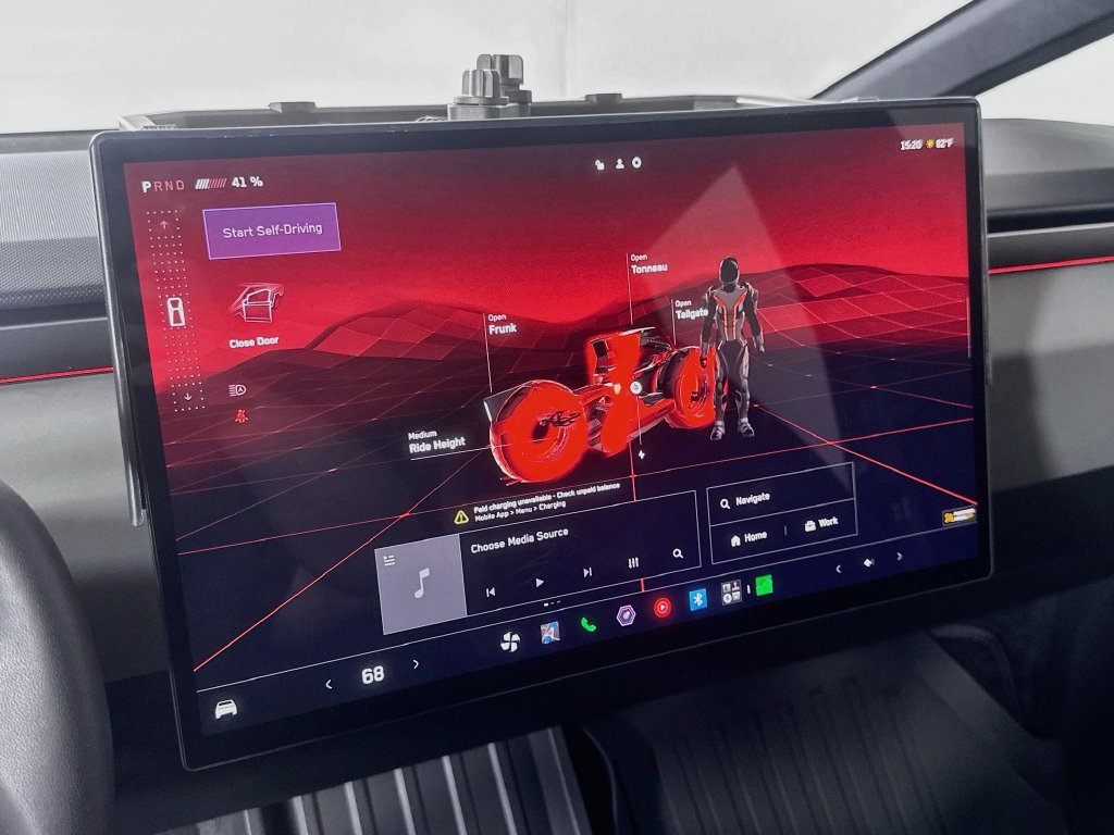Used 2025 Tesla Cybertruck AWD Crew Cab image 26