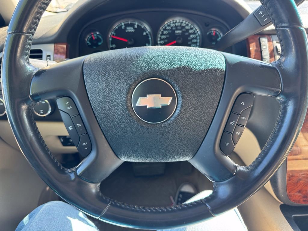 Used 2008 Chevrolet Silverado 3500 LTZ AWD/4WD image 11