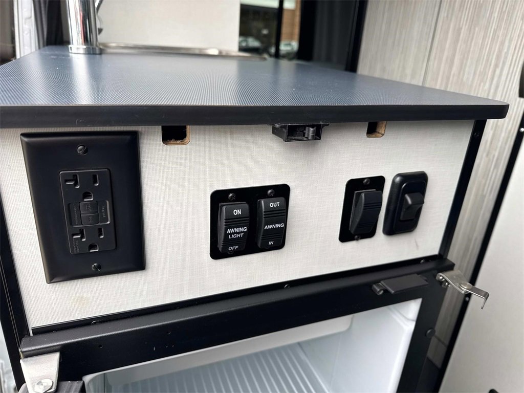 Used 2020 Mercedes-Benz Sprinter 144 Cargo image 20