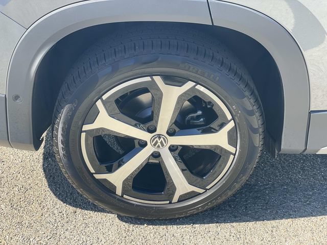 Certified 2026 Volkswagen Tiguan SE FWD image 30