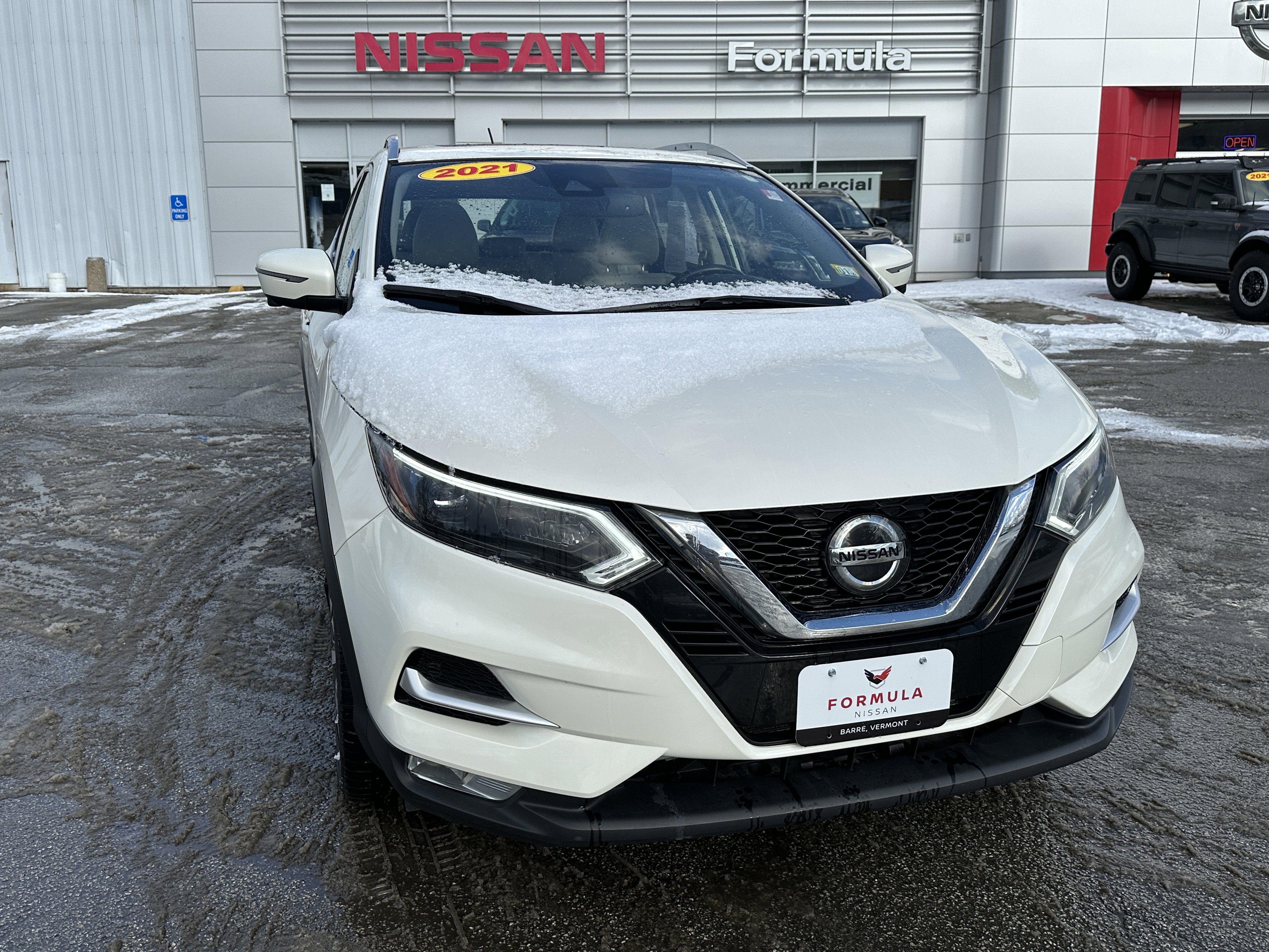 Used 2021 Nissan Rogue Sport SL w/ Premium Package image 1