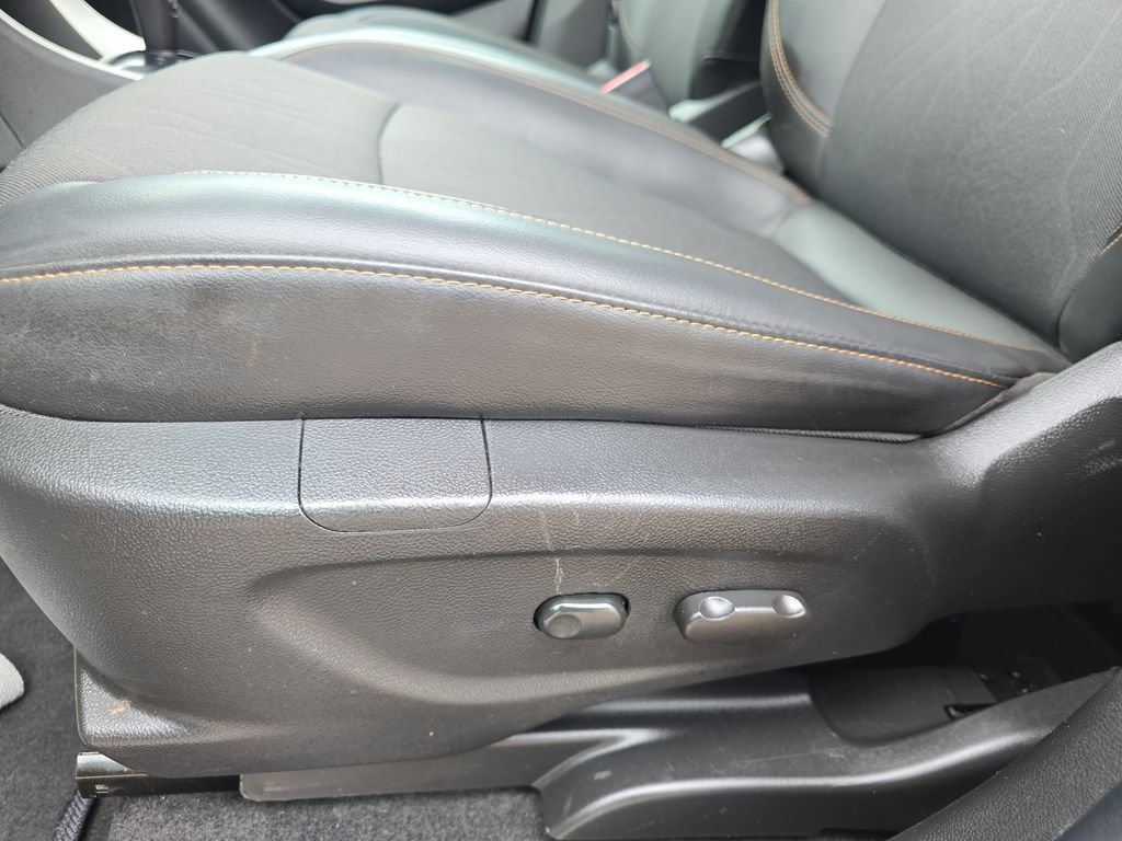 Used 2022 Chevrolet Trax LT w/ LT Convenience Package FWD image 29