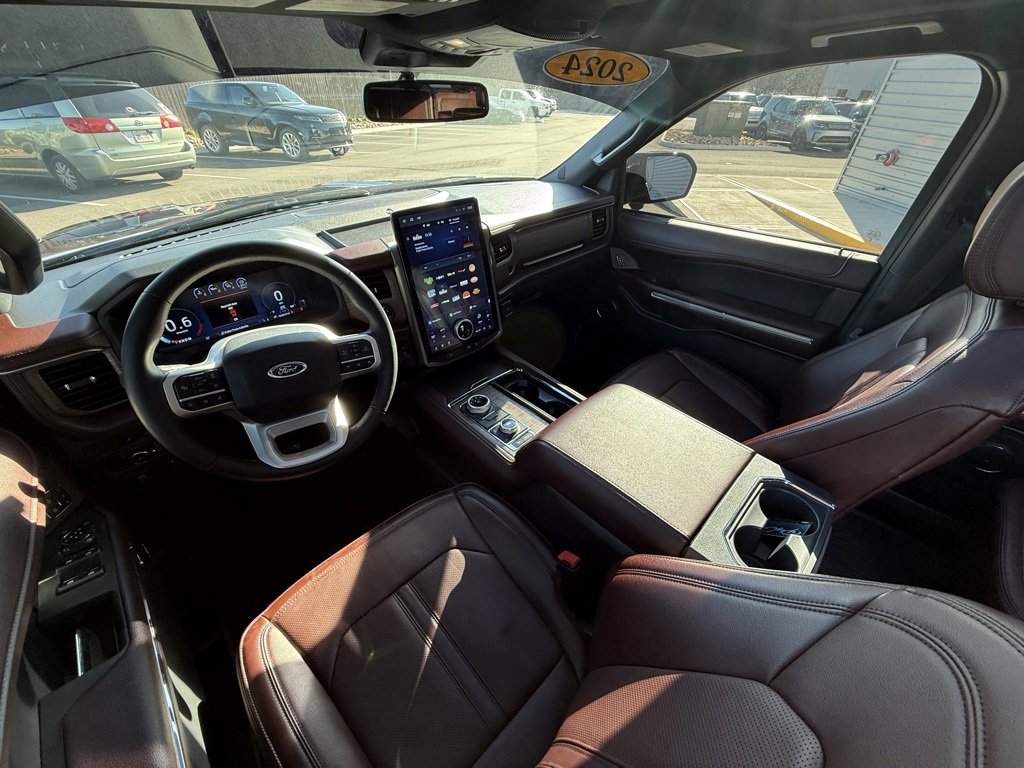 Used 2024 Ford Expedition Limited image 25