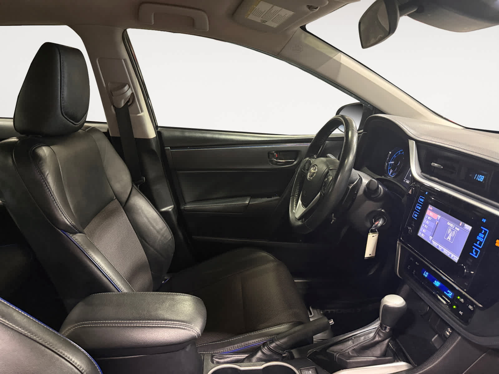 Used 2017 Toyota Corolla SE FWD image 16