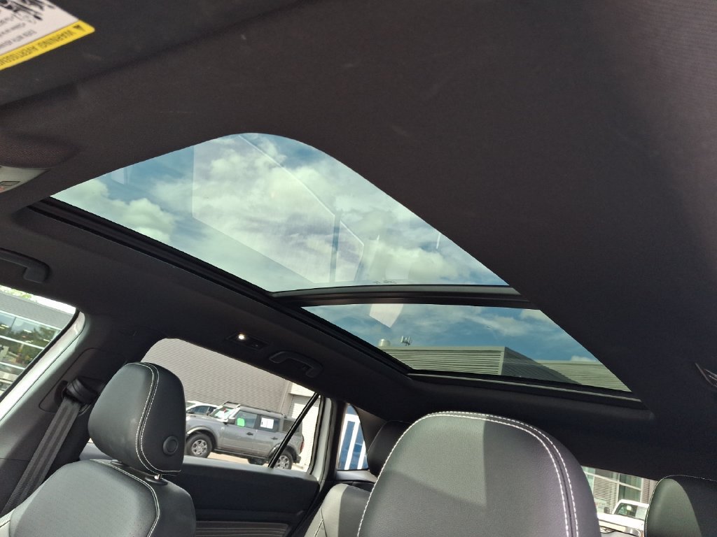 Used 2023 Volkswagen Atlas Cross Sport SE w/ Panoramic Sunroof Package AWD/4WD image 16
