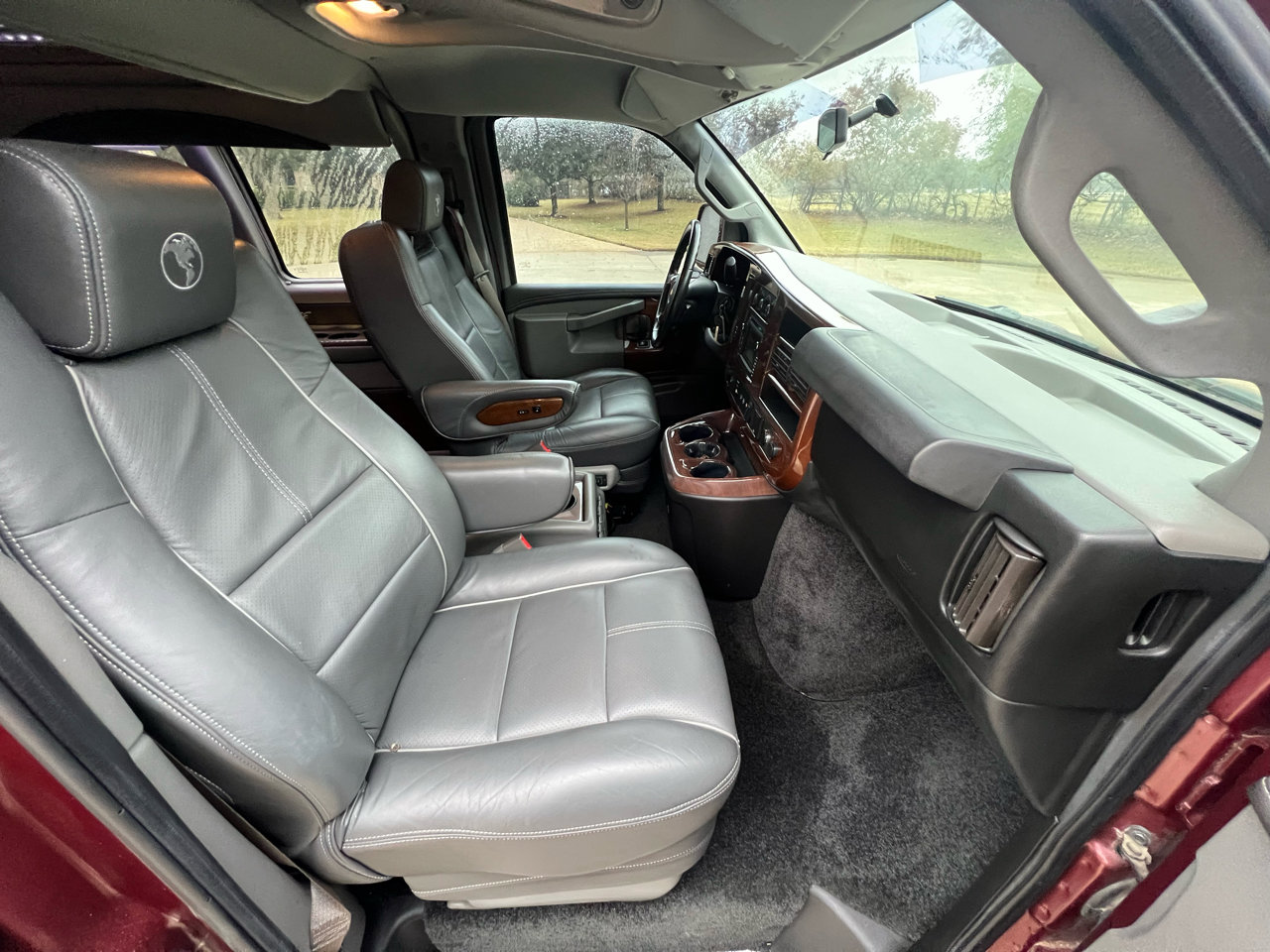 Used 2017 Chevrolet Express 2500 image 29