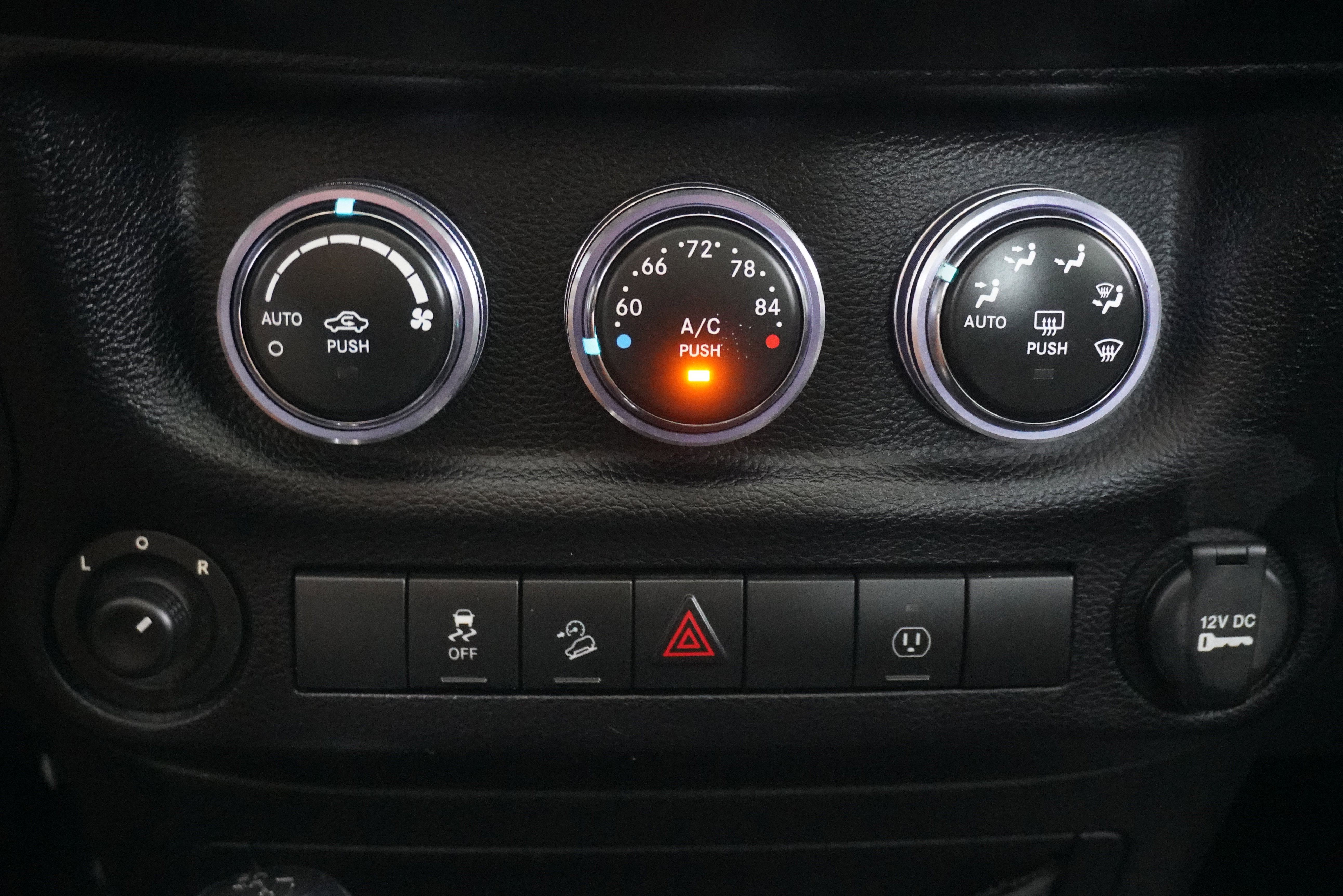 Used 2014 Jeep Wrangler Unlimited Sahara w/ Max Tow Package image 19