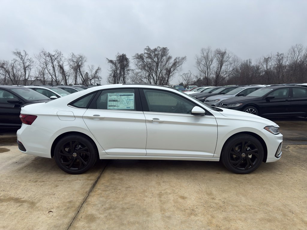 New 2026 Volkswagen Jetta SE FWD image 4
