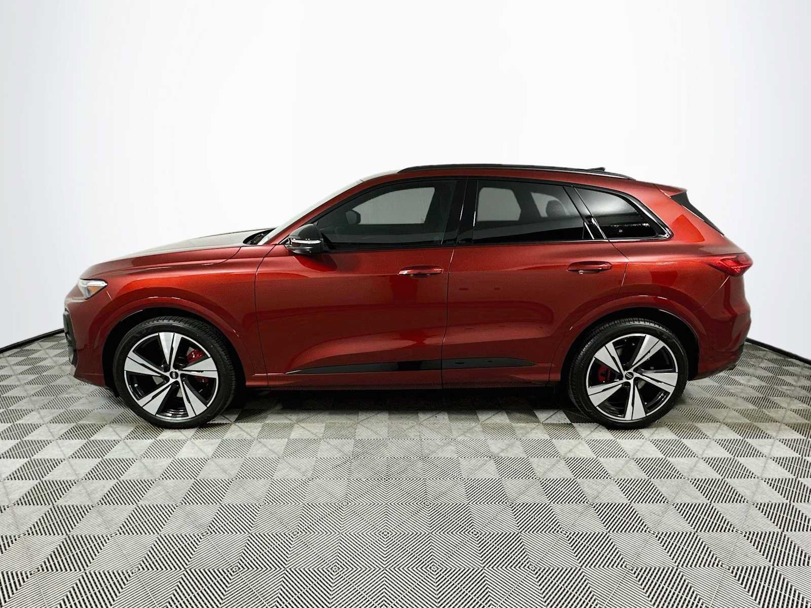 New 2026 Audi SQ5 Prestige AWD/4WD image 4
