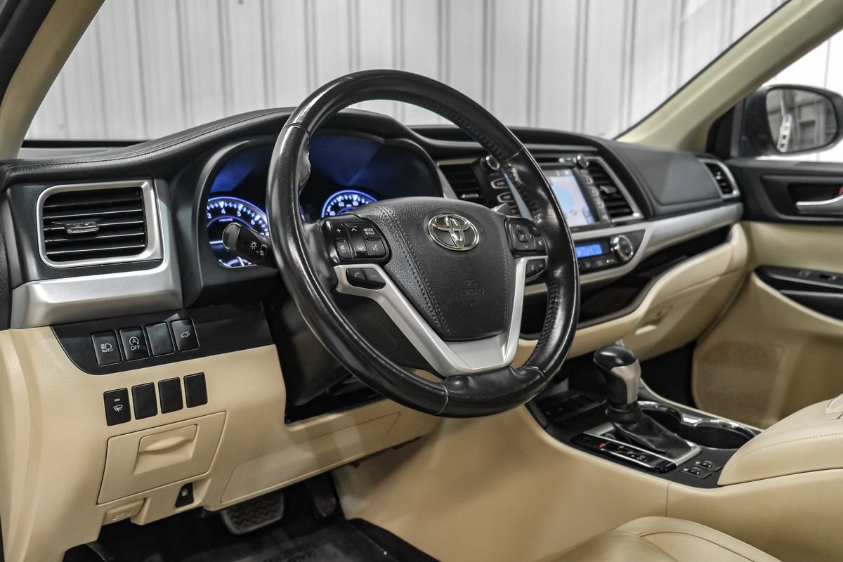 Used 2018 Toyota Highlander XLE FWD image 14
