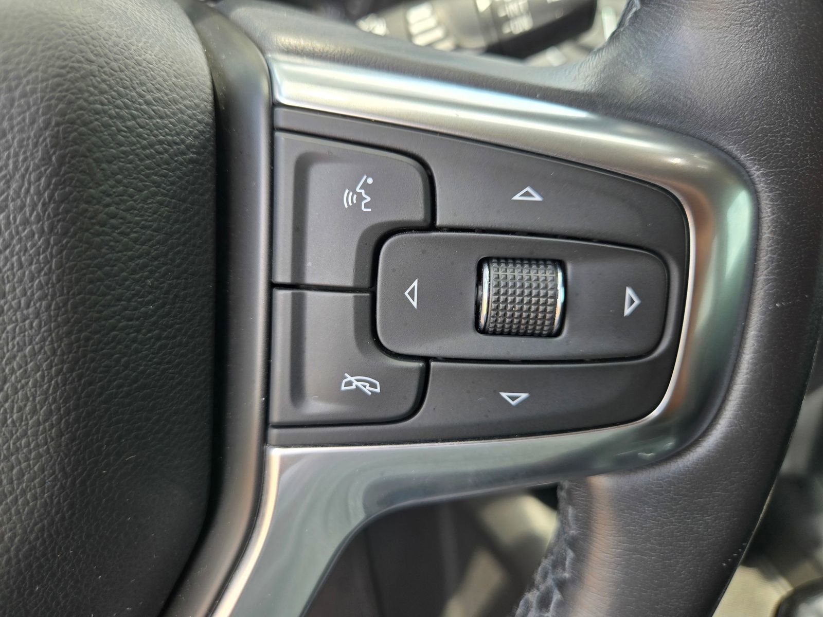 Used 2021 Chevrolet Blazer LT w/ Sound & Technology Package FWD image 13