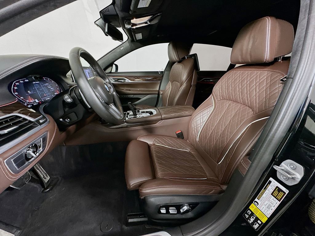 Used 2022 BMW M760i xDrive w/ Luxury Rear Seating Package AWD/4WD image 21