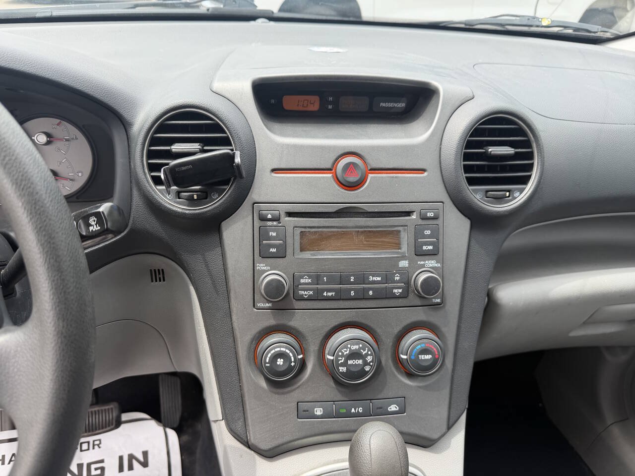 Used 2007 Kia Rondo LX w/ Convenience Pkg FWD image 24