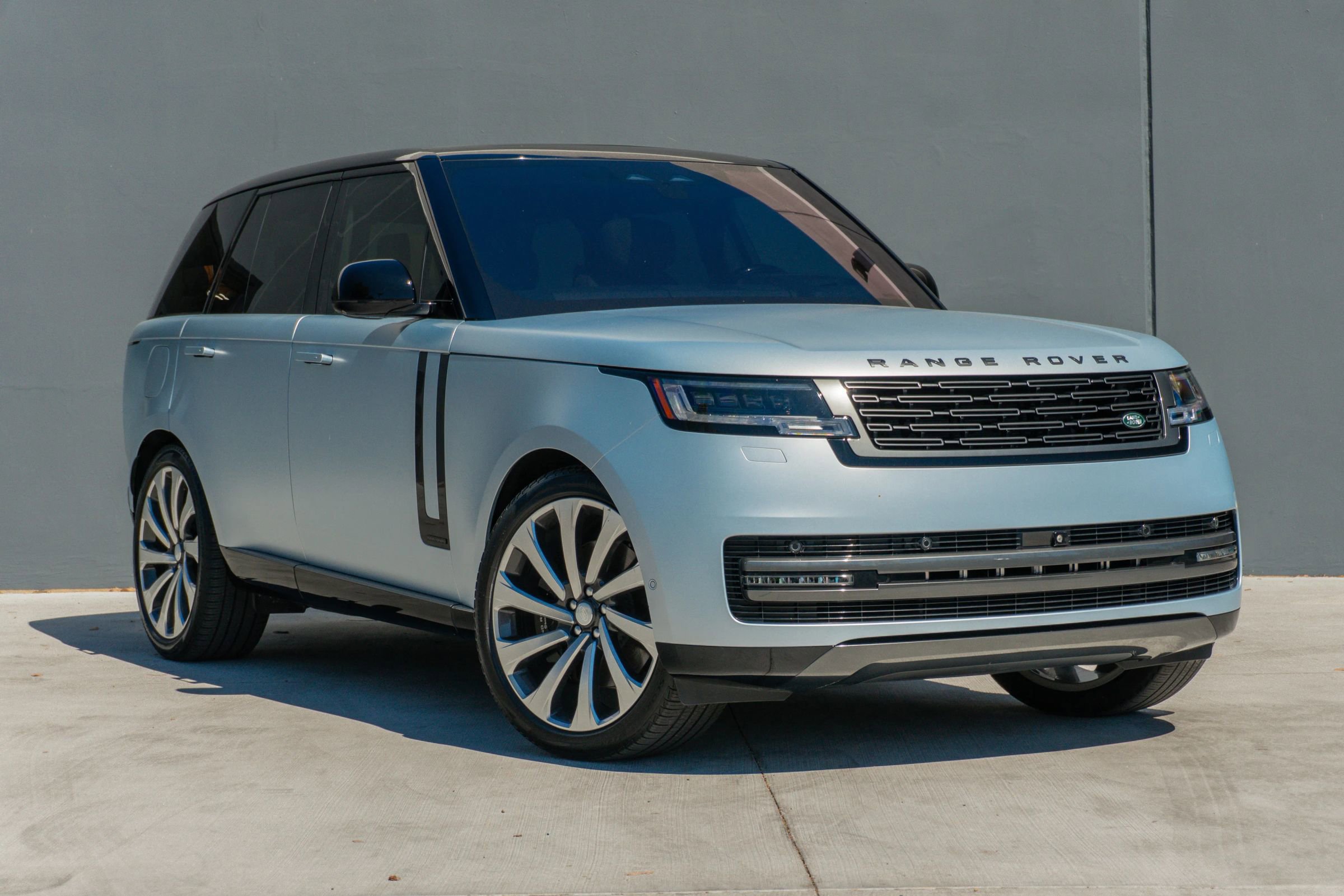 Used 2023 Land Rover Range Rover Autobiography image 5