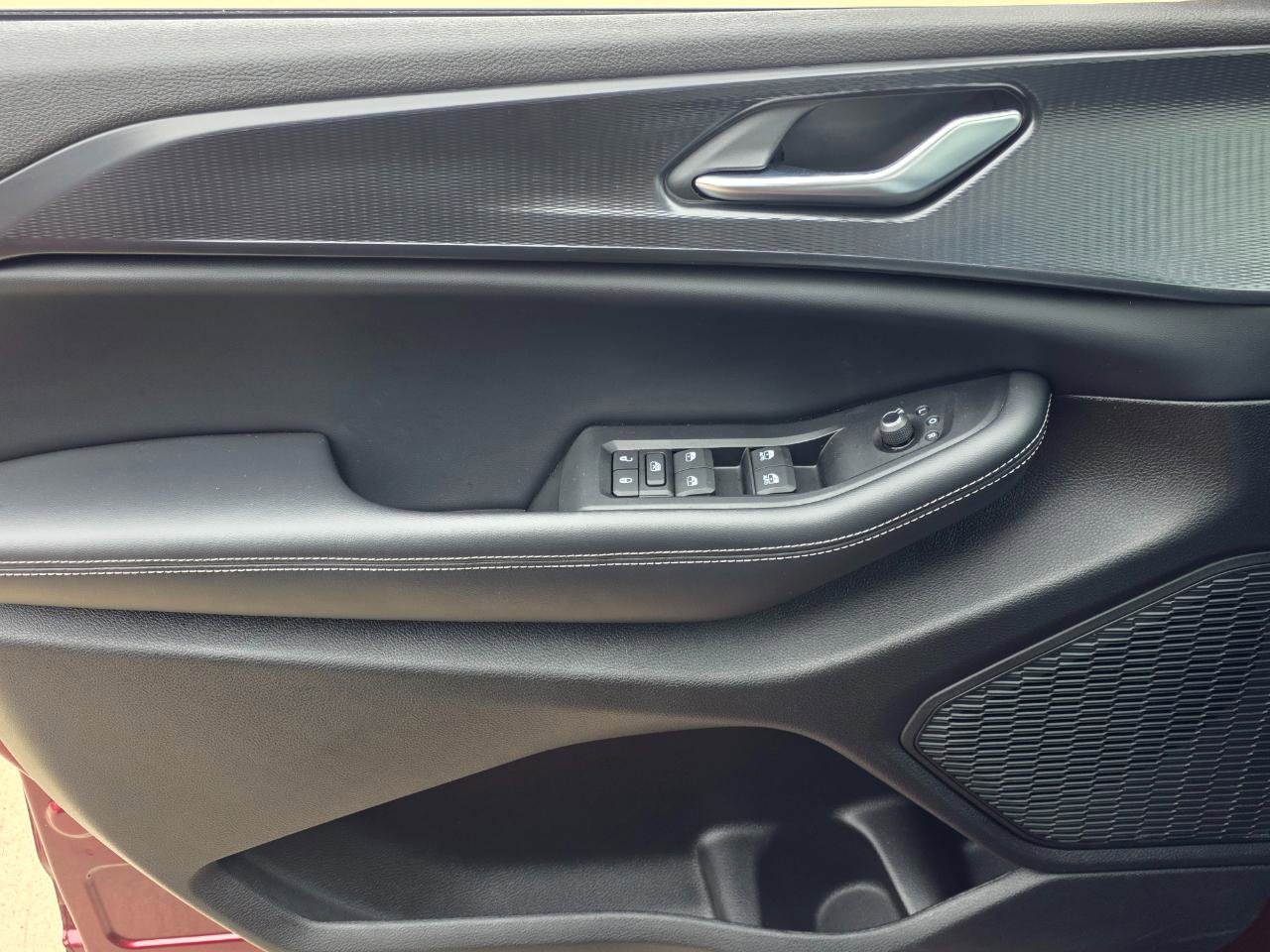 Used 2024 Jeep Grand Cherokee L Altitude image 11