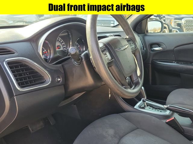 Used 2014 Chrysler 200 LX FWD image 22