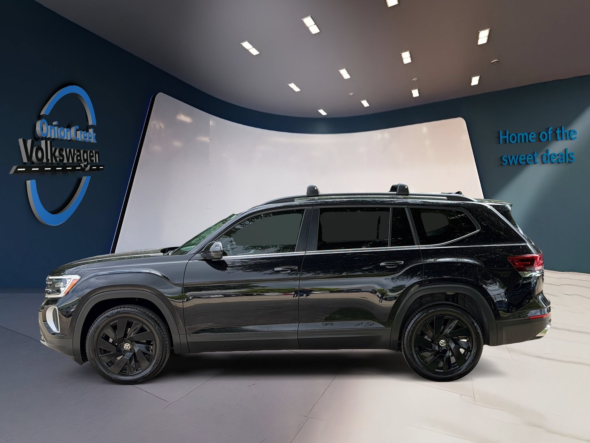 Certified 2026 Volkswagen Atlas SE FWD image 5
