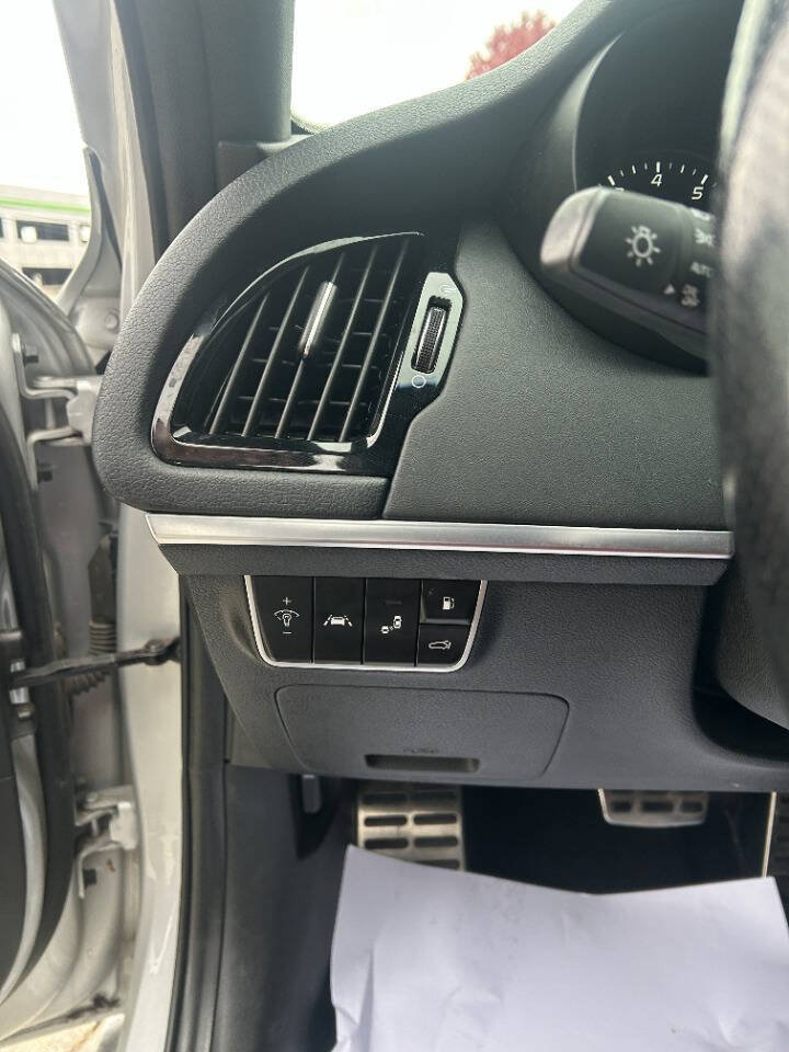 Used 2018 Kia Stinger GT2 image 22