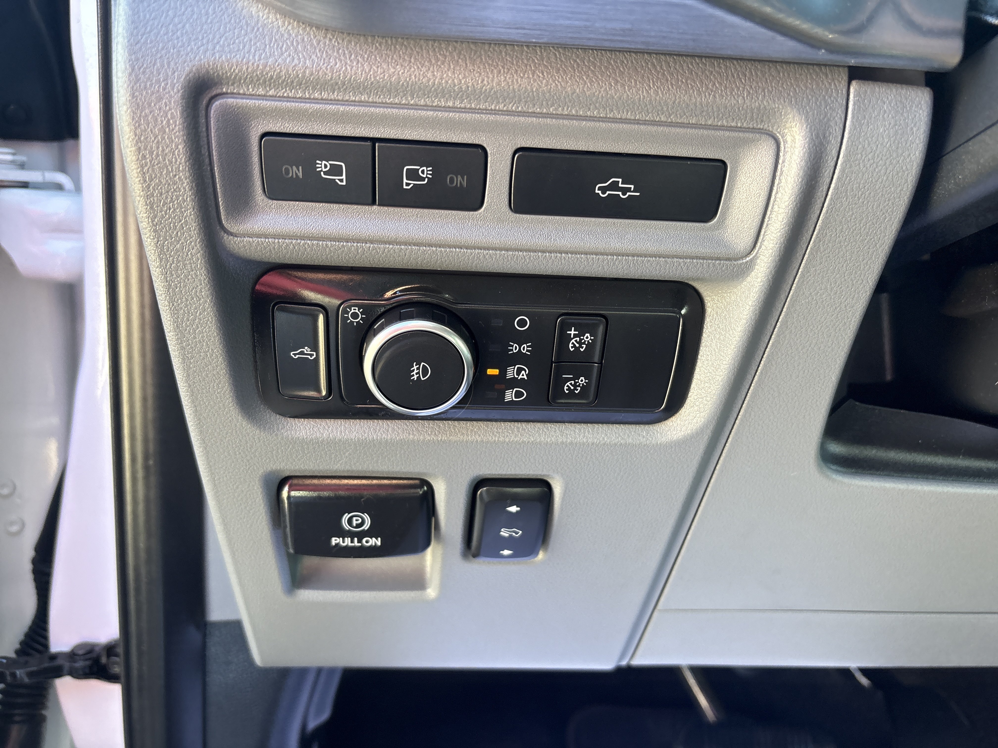 Used 2022 Ford F150 Lariat RWD image 14