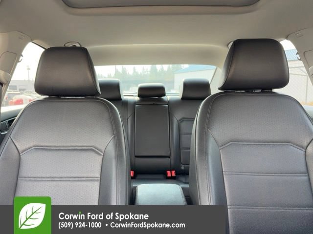 Used 2017 Volkswagen Passat 1.8T SE FWD image 34
