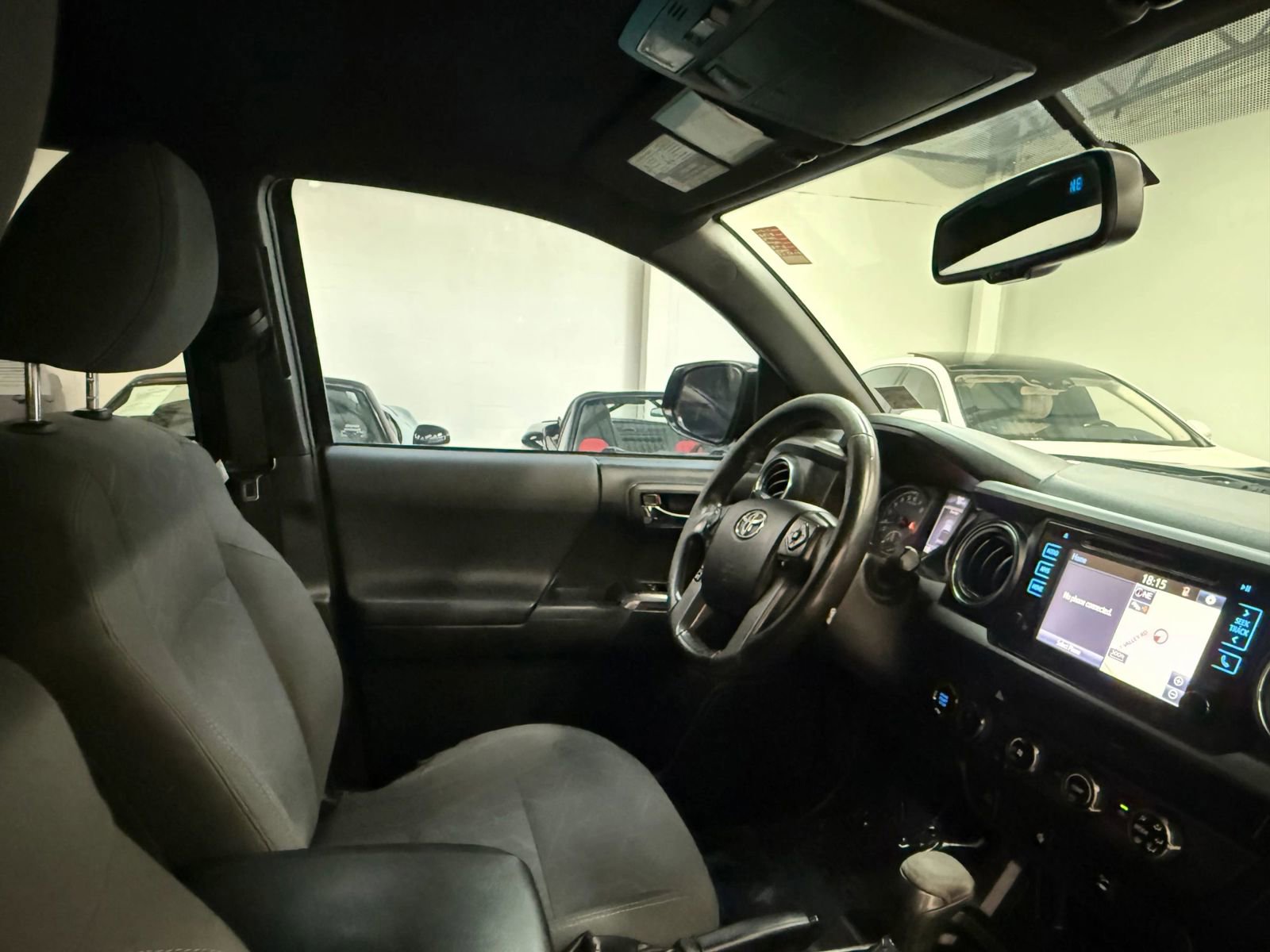 Used 2017 Toyota Tacoma TRD Sport image 21