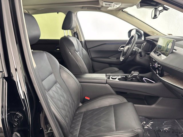 Certified 2025 Nissan Rogue Platinum w/ Platinum Premium Package AWD/4WD image 20