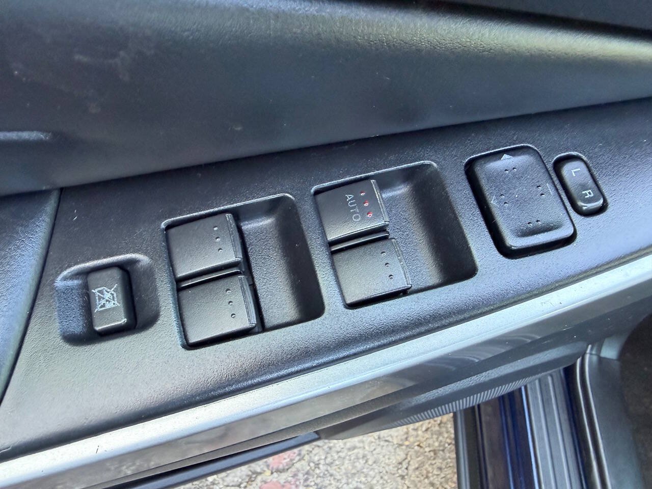 Used 2011 MAZDA CX-7 i SV FWD image 13