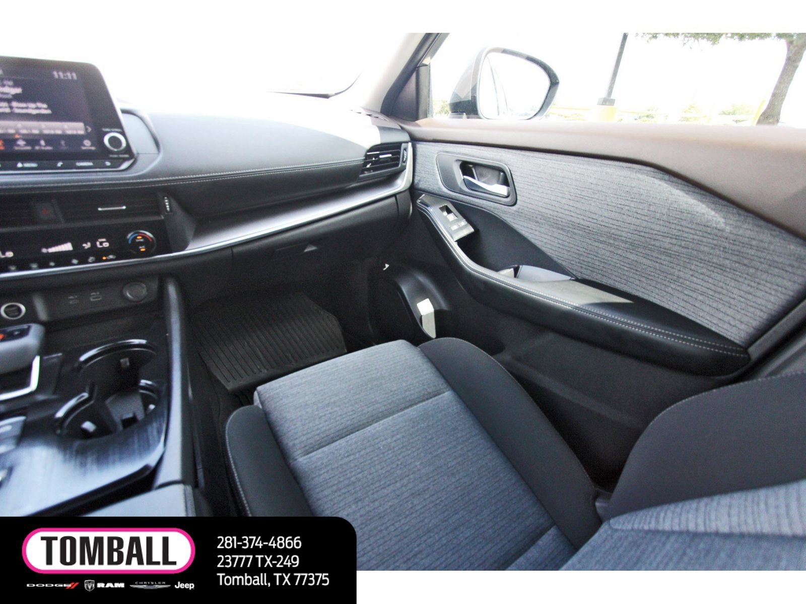 Used 2023 Nissan Rogue SV FWD image 11