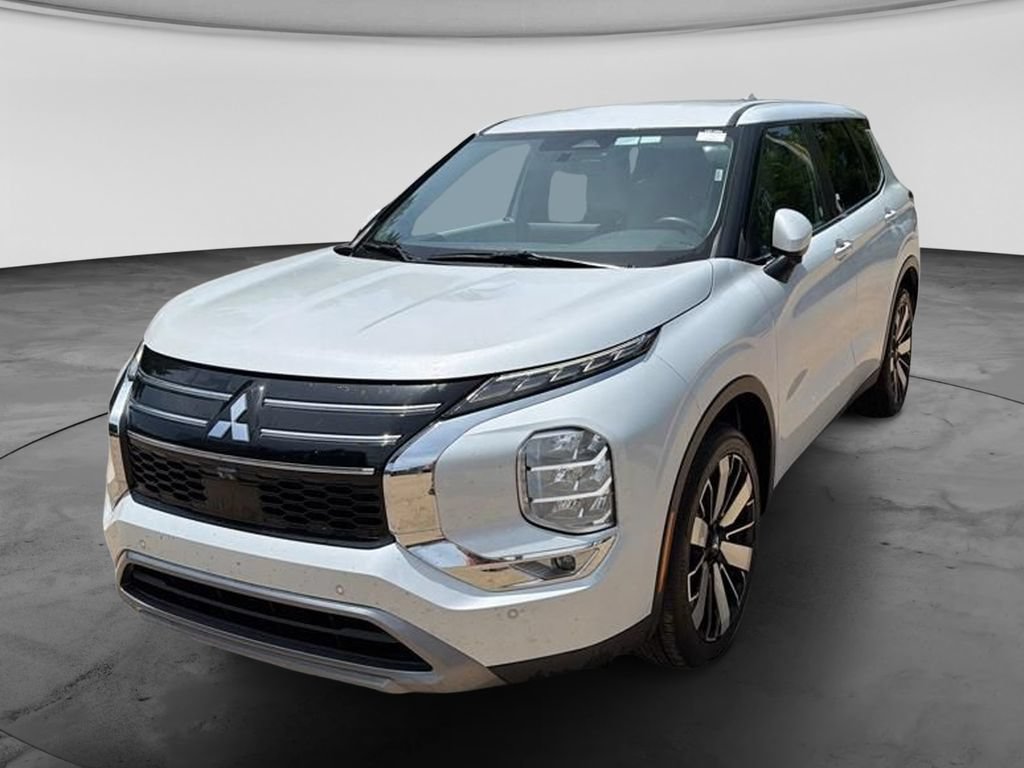Used 2025 Mitsubishi Outlander SE FWD image 5