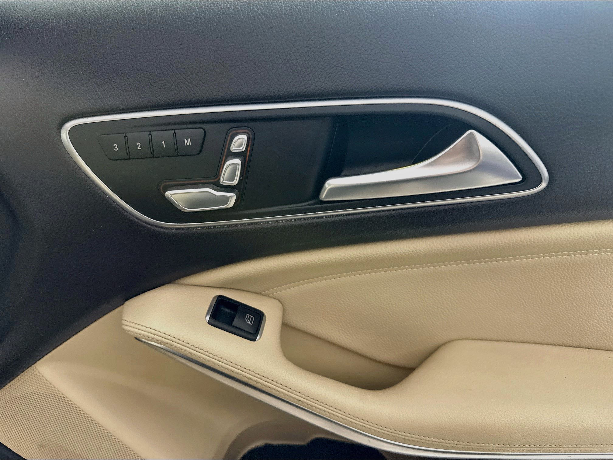 Used 2019 Mercedes-Benz GLA 250 w/ Convenience Package image 31
