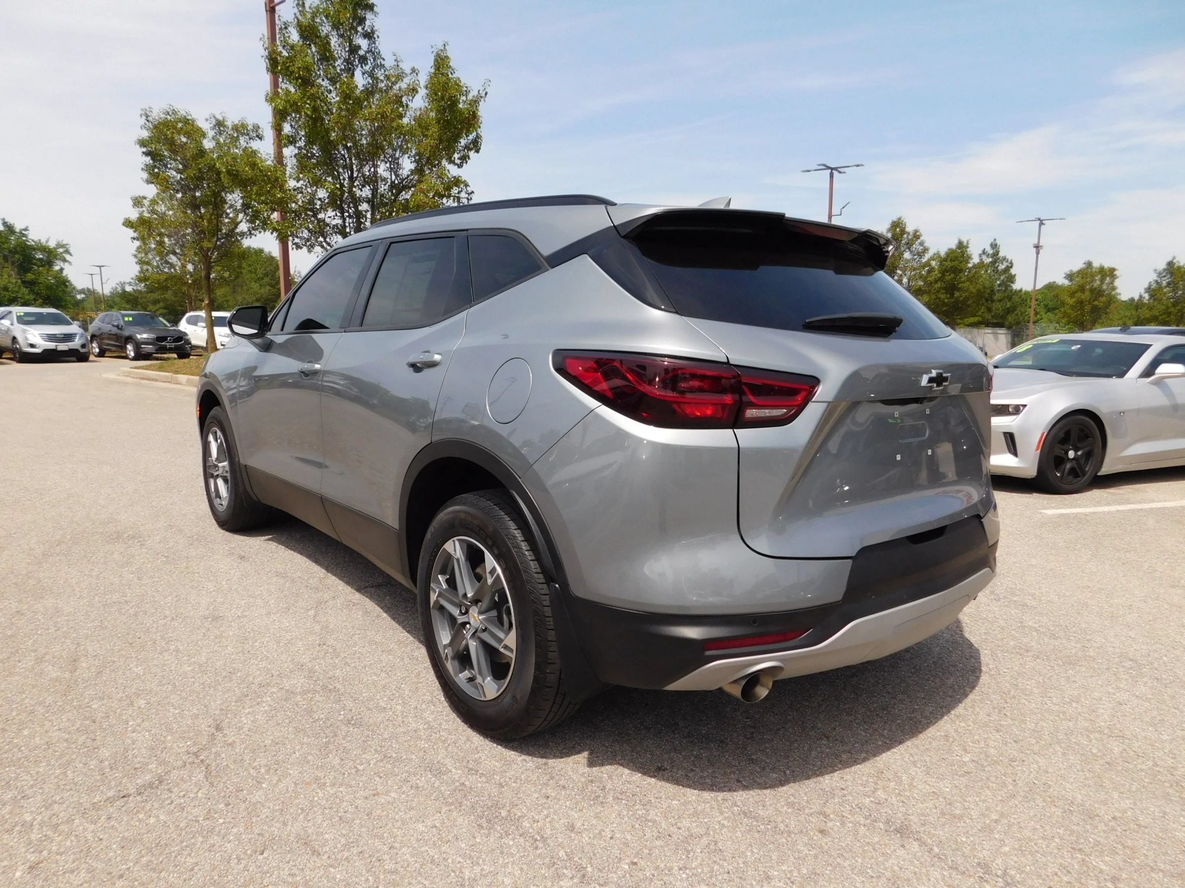 Used 2024 Chevrolet Blazer LT w/ Convenience Package FWD image 3