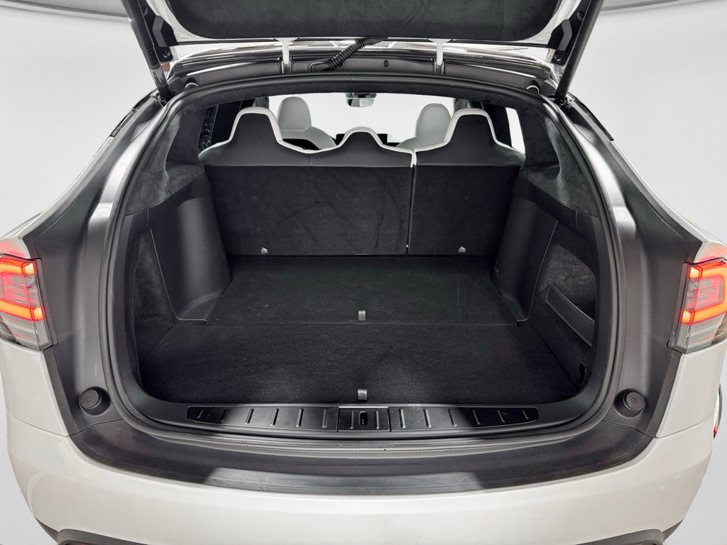 Used 2025 Tesla Model X image 26