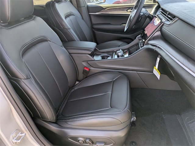 New 2025 Jeep Grand Cherokee Limited w/ Luxury Tech Group II image 26